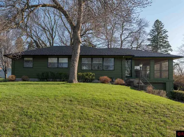 130 Hawaiian Dr, Mankato, MN 56001