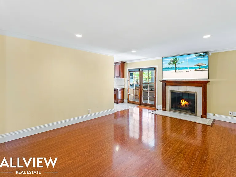 24911 Luton St — Photo 10