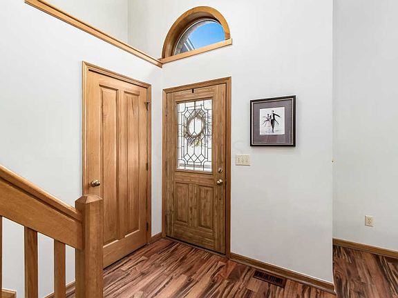 3rd image of 627 Whilehaven Ct