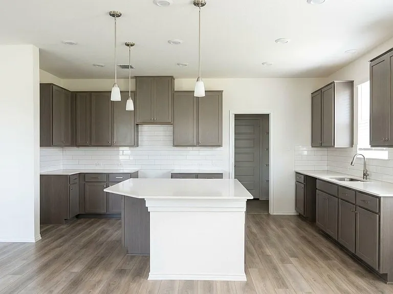 4653 Alfano Loop — Photo 7