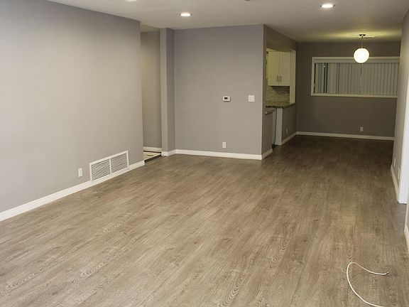 4th image of 408 N Palm Dr APT 201