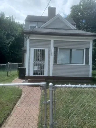 1522 Dumesnil St Photo 1