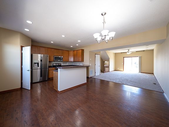 2nd image of 1988 Commonwealth Blvd Unit 2