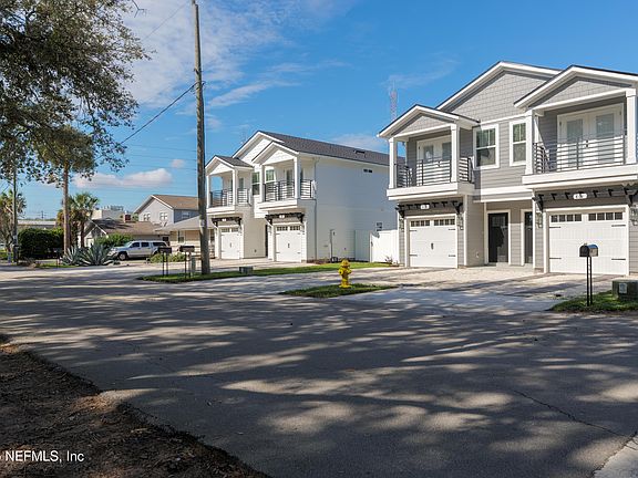 2nd image of 815 12TH Avenue S