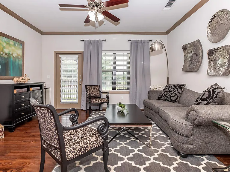 Town Creek Village Apartments — Photo 29