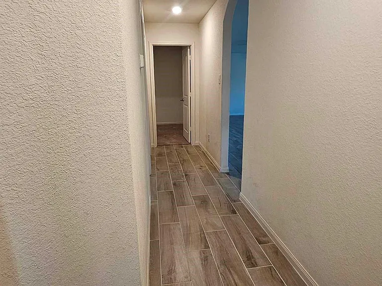161 Allington Cir — Photo 14