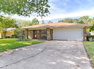 1749 Cimarron Trl, Grapevine, TX 76051