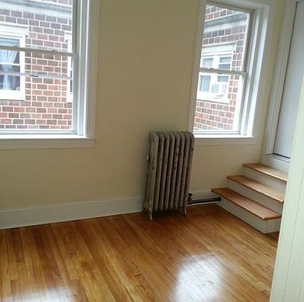4th image of 328 Saint Paul St APT 6