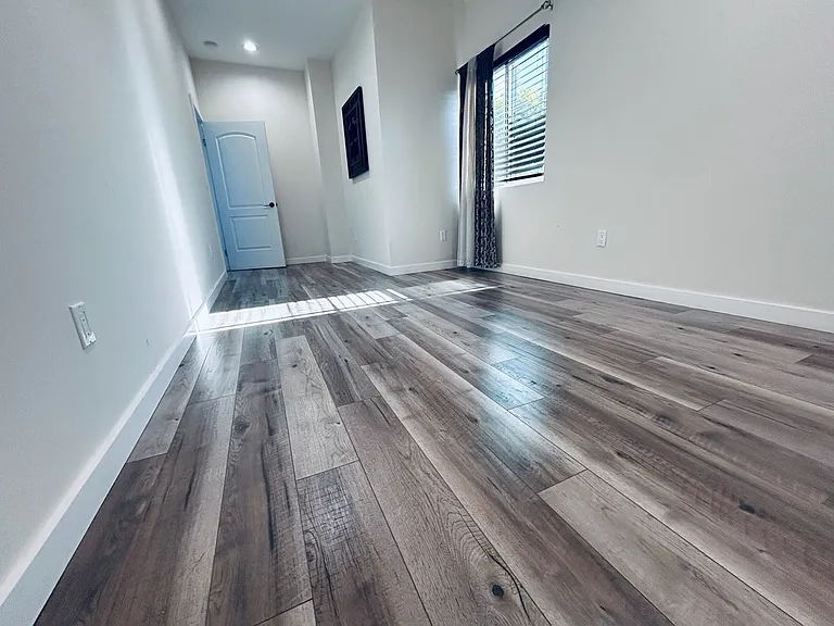 13859 Valerio St — Photo 11