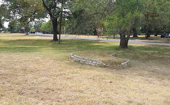 3rd image of 1701 Oak Forest Dr