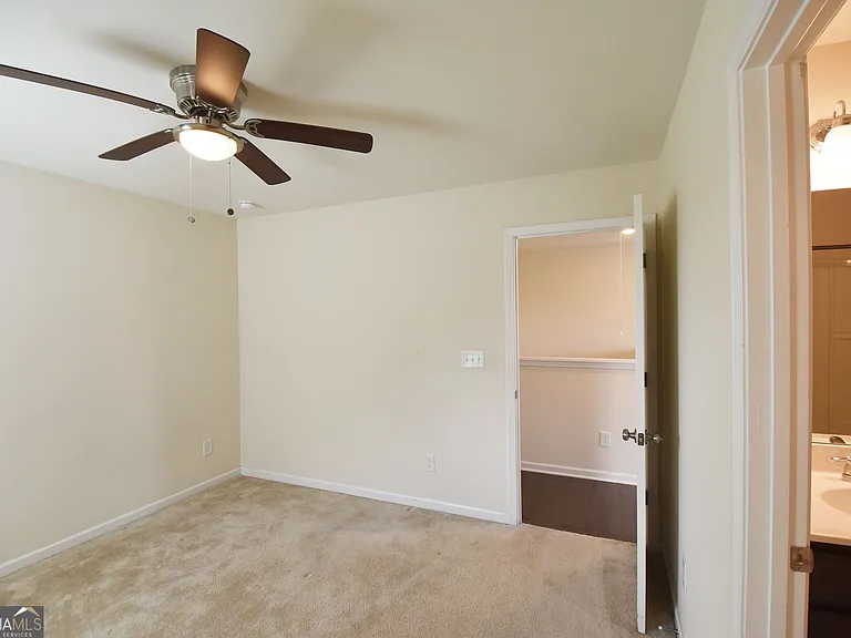 421 Southbridge Pass — Photo 57
