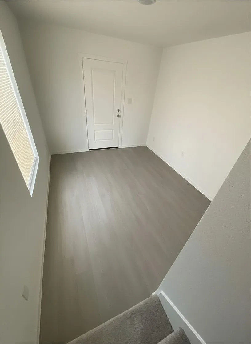4 bed, 2.5 bath, 2173 sqft, $2,000 — Photo 3