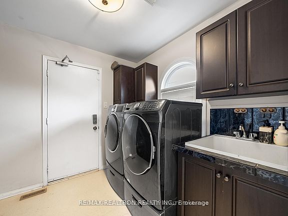 4th image of 235 Kemano Rd