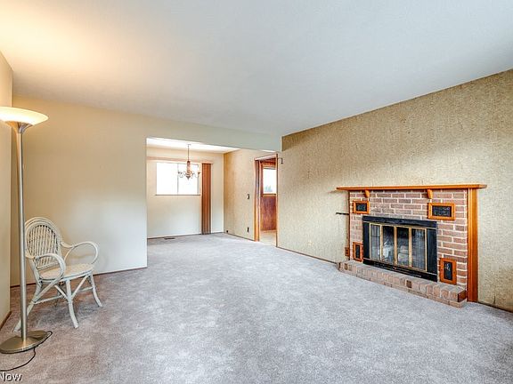 5th image of 684 Sherwood Dr