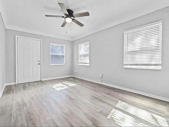 4th image of 2920 Emerson Ave S #2920