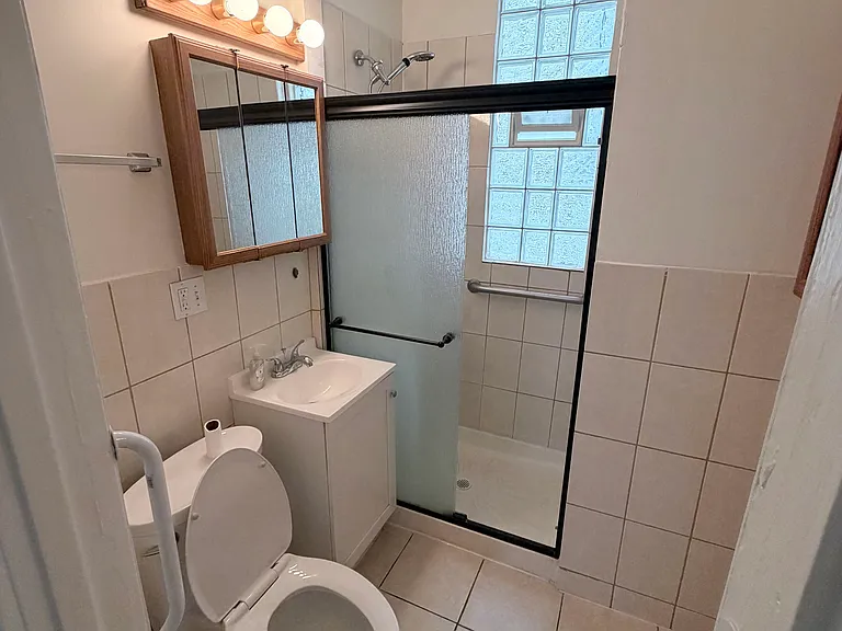 3634 W Dickens Ave #1 — Photo 3