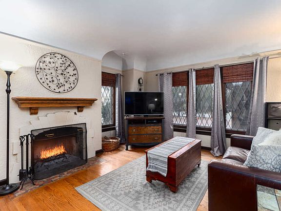 4th image of 1120 E Congress St #2