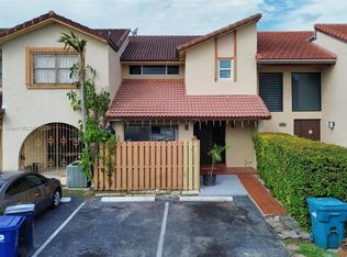 Tamiami Lakes Townhouses, Miami, FL 33184