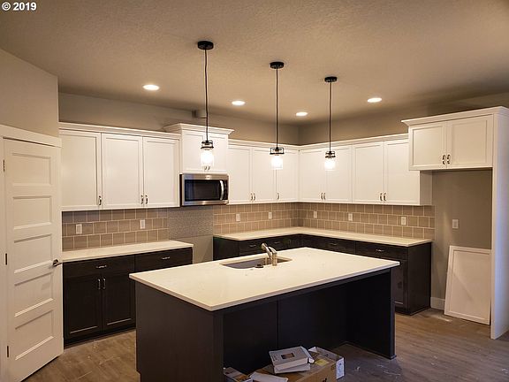 5th image of 3302 NE 91st St
