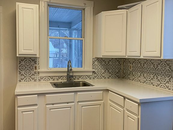 5th image of 237 Plum St #2