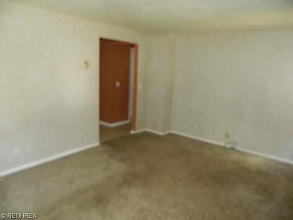 3rd image of 746 E 342nd St