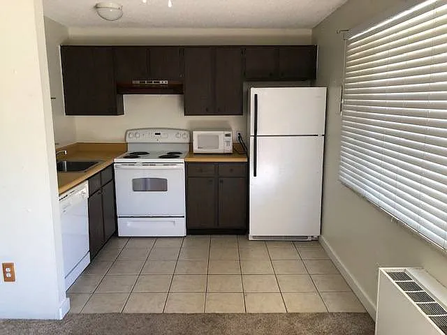1 bed, 570 sqft, $1,600 — Photo 3