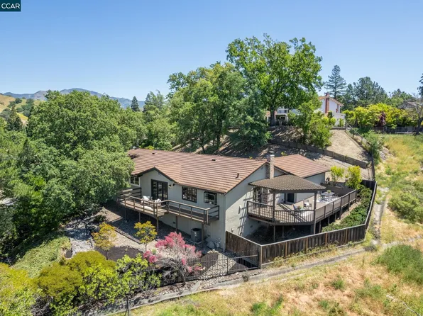 30 Arabian Ct, Walnut Creek, CA 94596