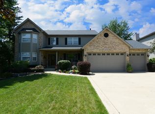 904 Hampton Dr, Carol Stream, IL 60188