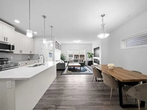 136 W Lucas St NW, Calgary, AB T3P 1R6