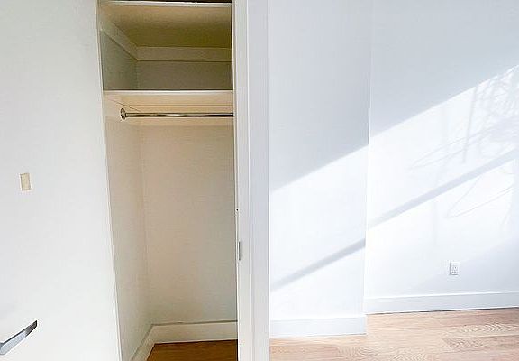 4th image of 761 Lincoln Pl Floor 1