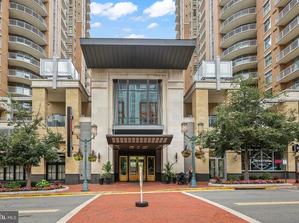11990 Market St Unit 704, Reston, VA 20190