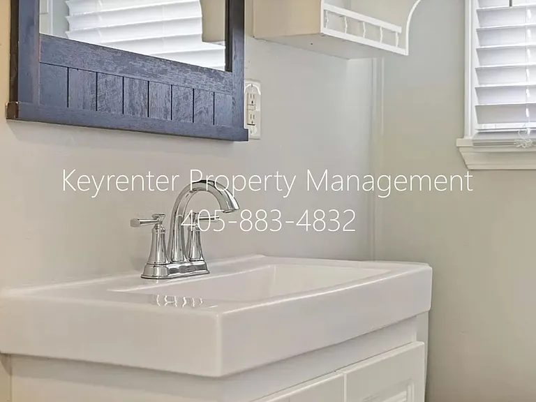 3937 SW 27th Pl — Photo 25