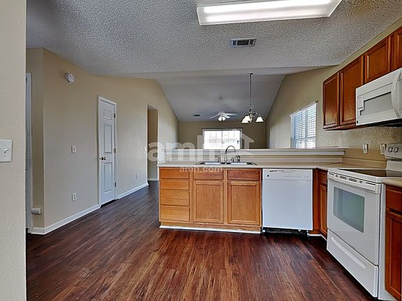 4th image of 64 Cordage Cir