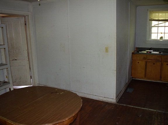 5th image of 351 Greenville St NW