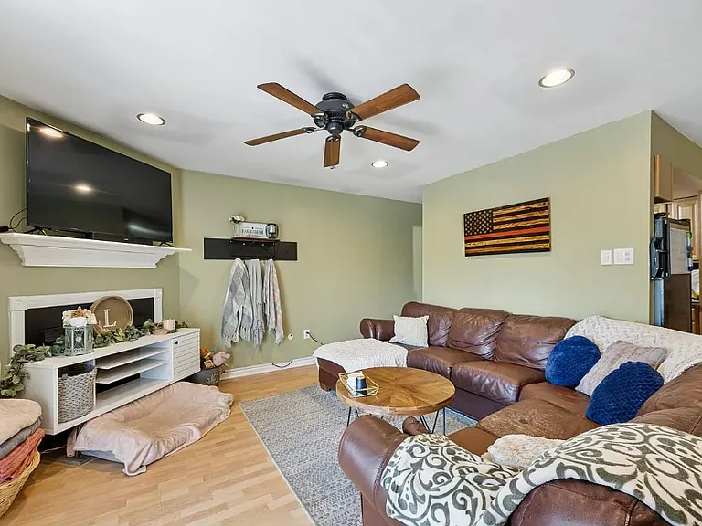 3750 Clarendon Ave #5 — Photo 6