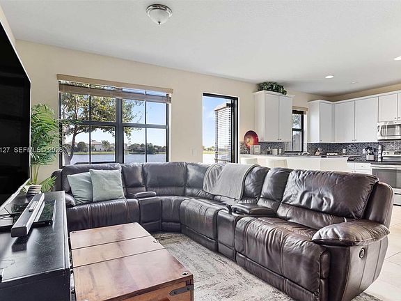 4th image of 8456 Lake Majesty Ln #8456