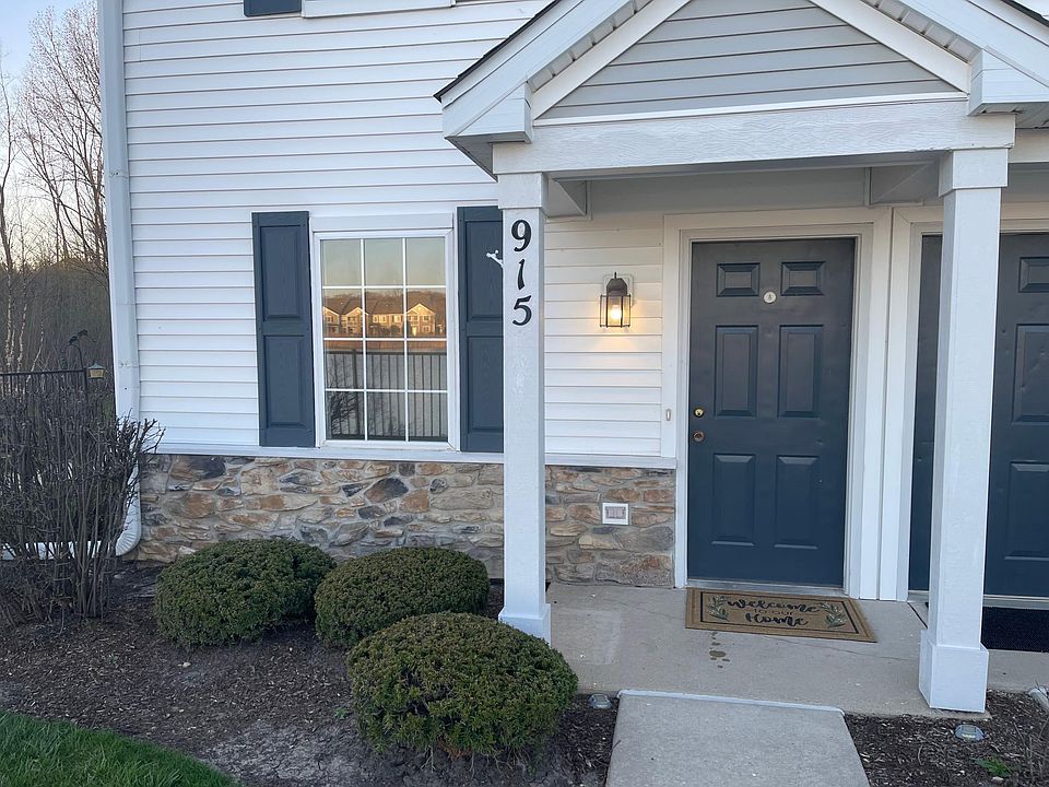 1st image of 915 Silverstone Dr #915