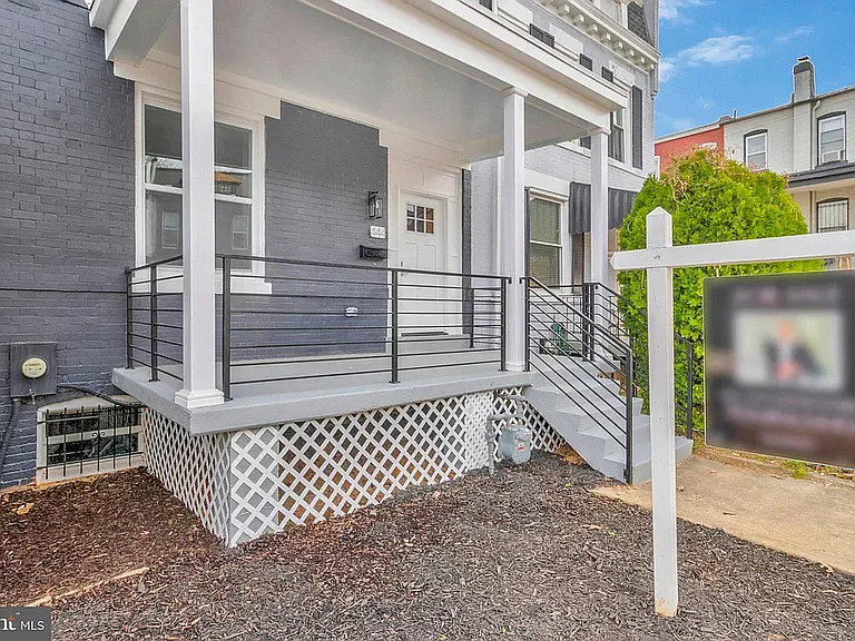 444 Kenyon St NW — Photo 3