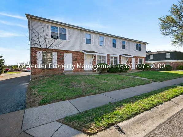 Parkcrest Dr Townhome, 920 Parkcrest Dr #924, Saint Charles, MO 63301