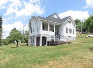 9 Highland Ave, Cameron, WV 26033