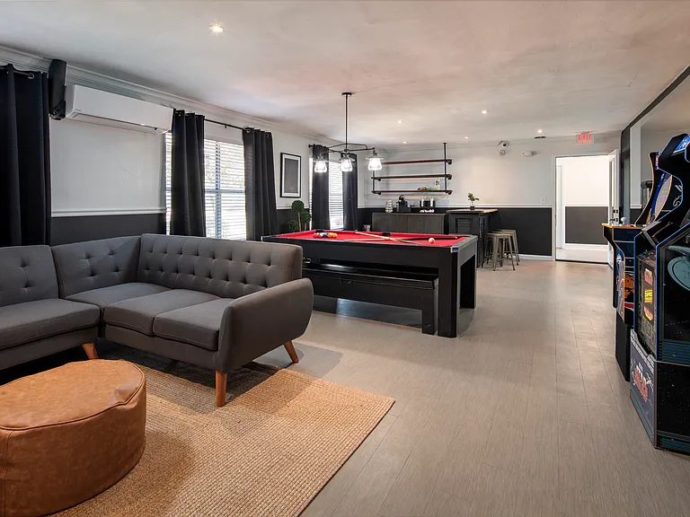 Belmont Hill Aprtments — Photo 16