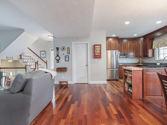 3rd image of 218 South St Unit 18