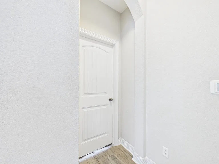 105 Auburn Cv — Photo 24