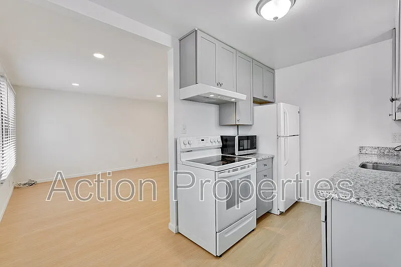 2 bed, 1.0 bath, 775 sqft, $3,495 — Photo 1