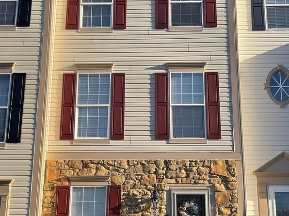 12251 Maidstone Ct, Woodbridge, VA 22192