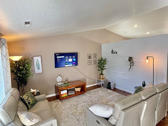 4th image of 135 Wander Way SE