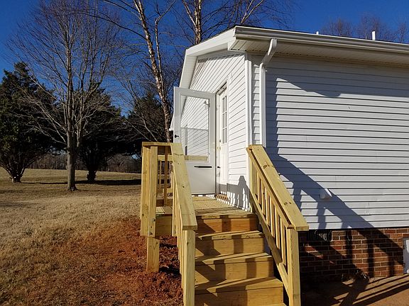 Side entrance to laundry room