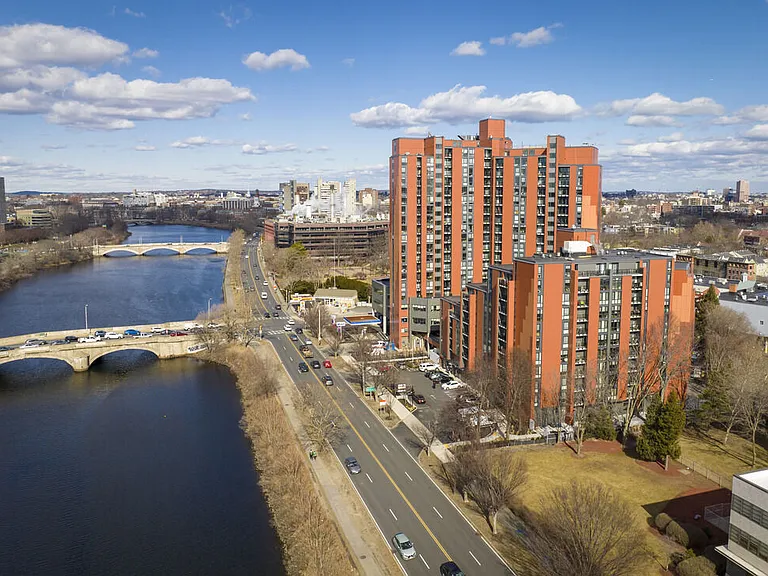 808-812 Memorial Drive II — Photo 2