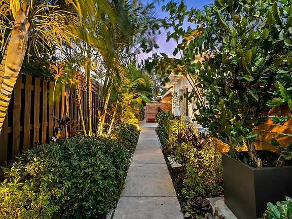 2nd image of 808 NE 17th Way