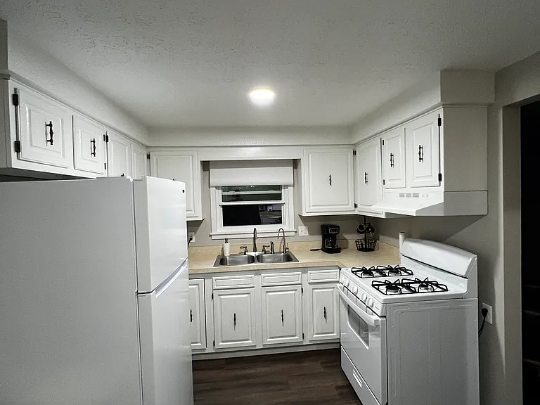 353 Harding Ave NW — Photo 4